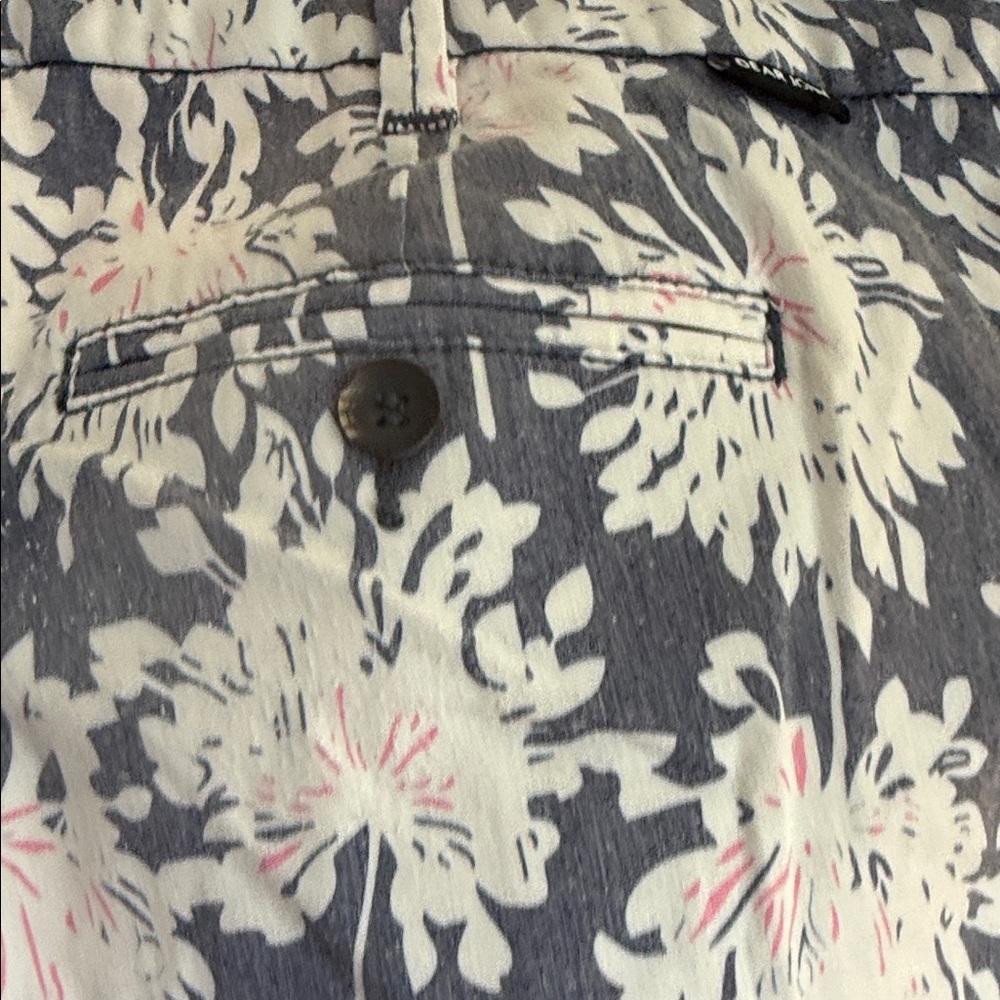 💙3 for $55💙Dear John Blue Floral Women's Shorts - Picture 4 of 4